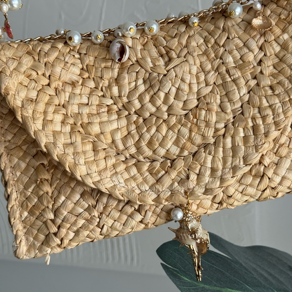 Handmade Raffia & Shell Bag - Picture 4 of 6